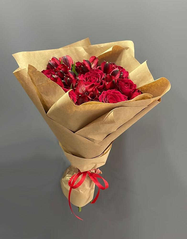 Букет цветов из: Альстромерии и Розы в Жостово