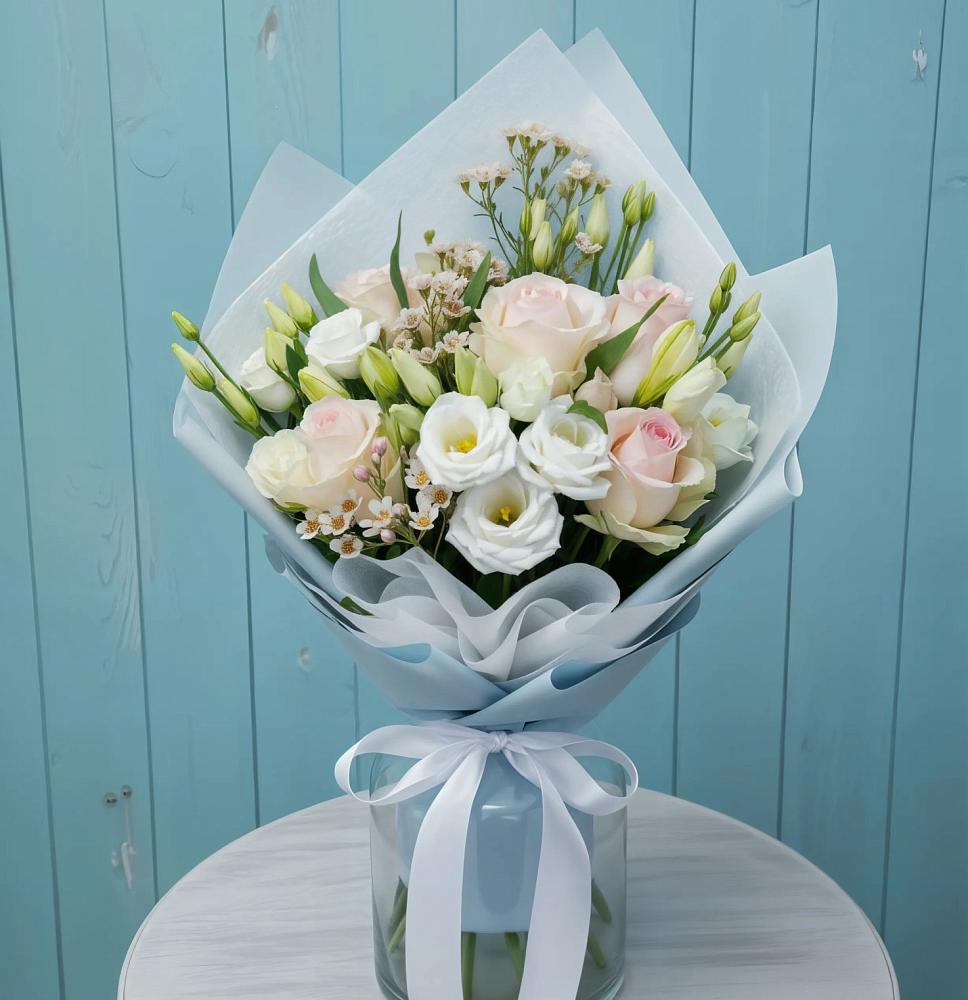 Букет цветов из: Розы и Лизиантусы в Жостово