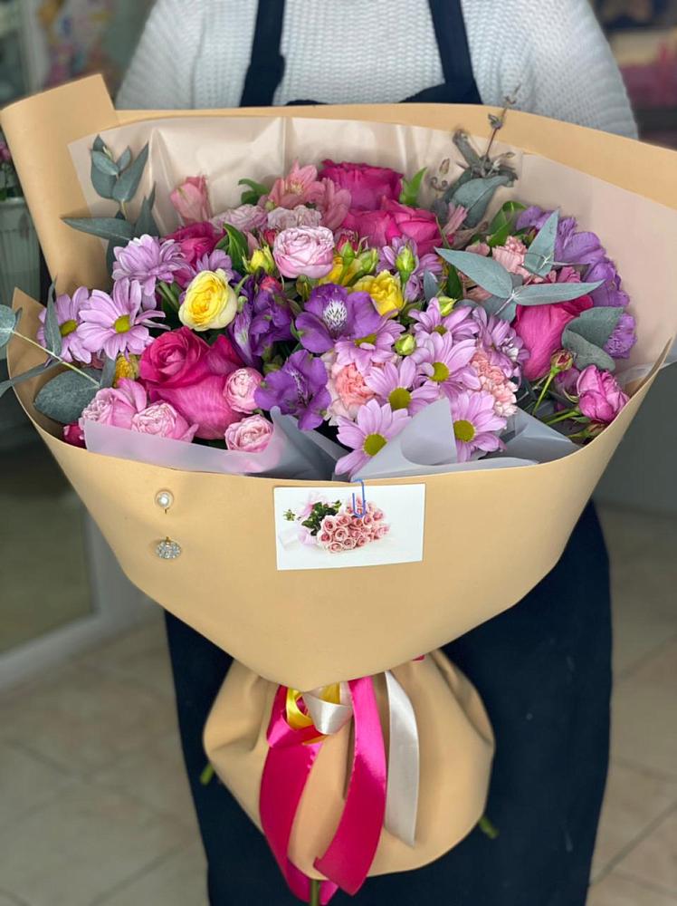 Букет цветов из: Хризантемы, Гвоздики и Альстромерии в Жостово