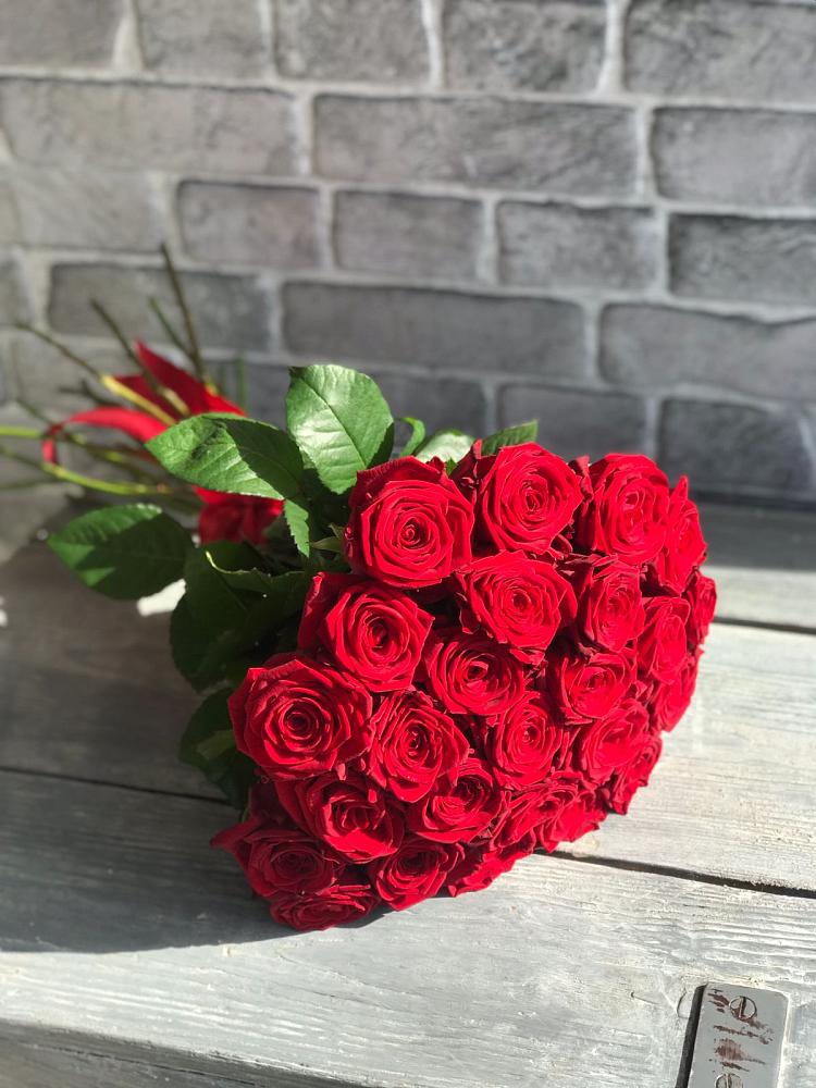 Букет Красные розы Фридом в Жостово