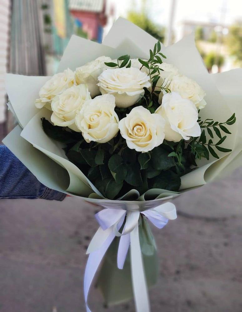 Букет Белые розы Проуд в Жостово