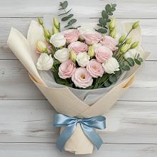 Букет цветов из:  Лизиантусы в Жостово