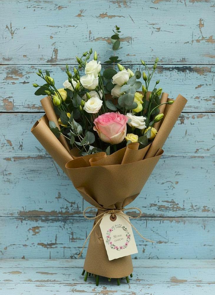 Букет цветов из: Розы и Лизиантусы в Жостово