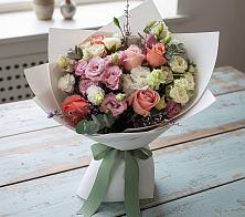 Букет цветов из:  Розы, Лизиантусы и Гвоздики в Жостово