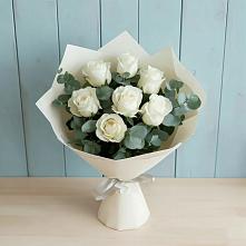 Букет Белые розы в Эвкалипте в Жостово