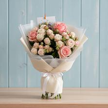 Букет цветов из:  Розы в Жостово