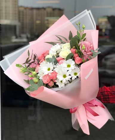 Букет цветов из: Розы, Лизиантусы и Хризантемы в Жостово