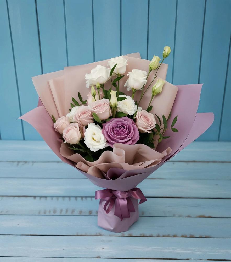 Букет цветов из: Розы и Лизиантусы в Жостово